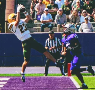 Wildcats remain winless after road setback